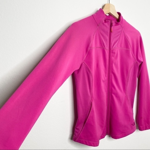 The northface pink zip up with front pockets athletic jacket - Picture 4 of 9